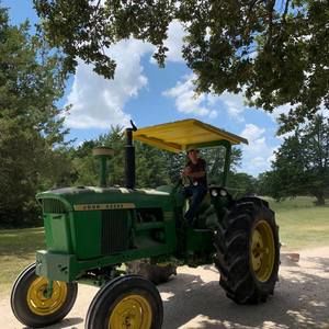 Meet your Posher, Philip